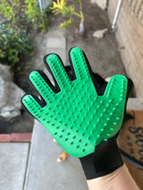 De-Shedding Glove