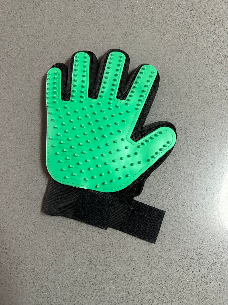 De-Shedding Glove